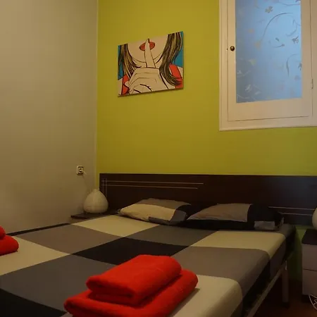 Aparteasy - Montjuic & Fira-3